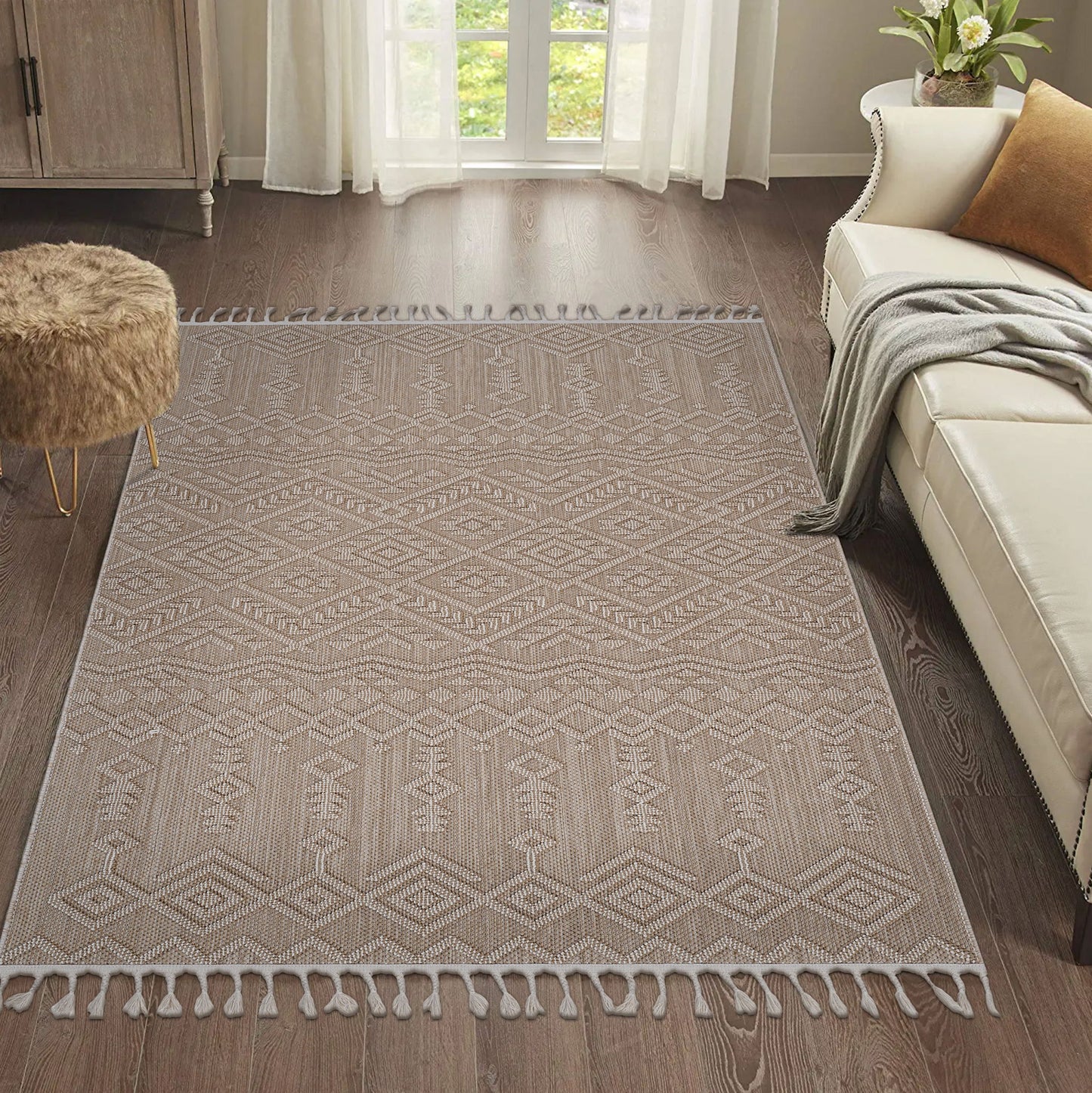 Guros - 8' X 10' Traditional Indoor / Outdoor Area Rug - Natural